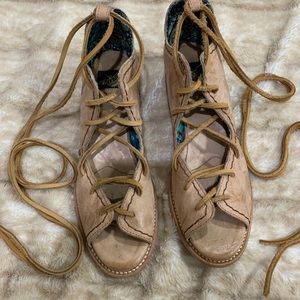 Amazing FreeBird Tan Ankle Tie Shoes Size 9